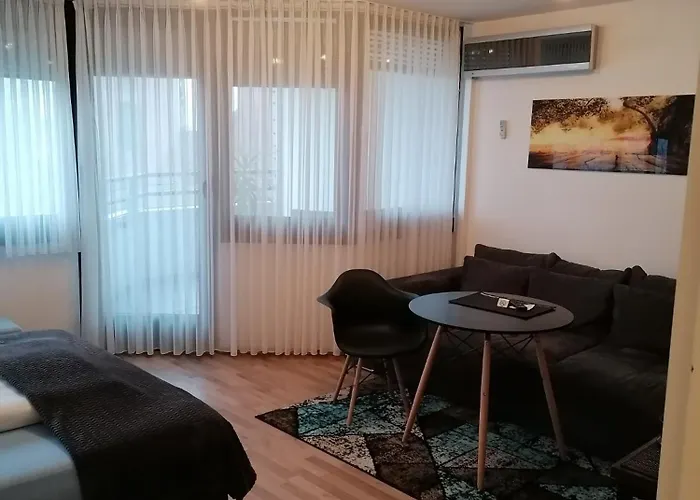 1 Person - Single - Appartement -Zentral Gelegen In Leverkusen Wiesdorf - Friedrich Ebert Platz 5A , 4Te Etage Mit Balkon