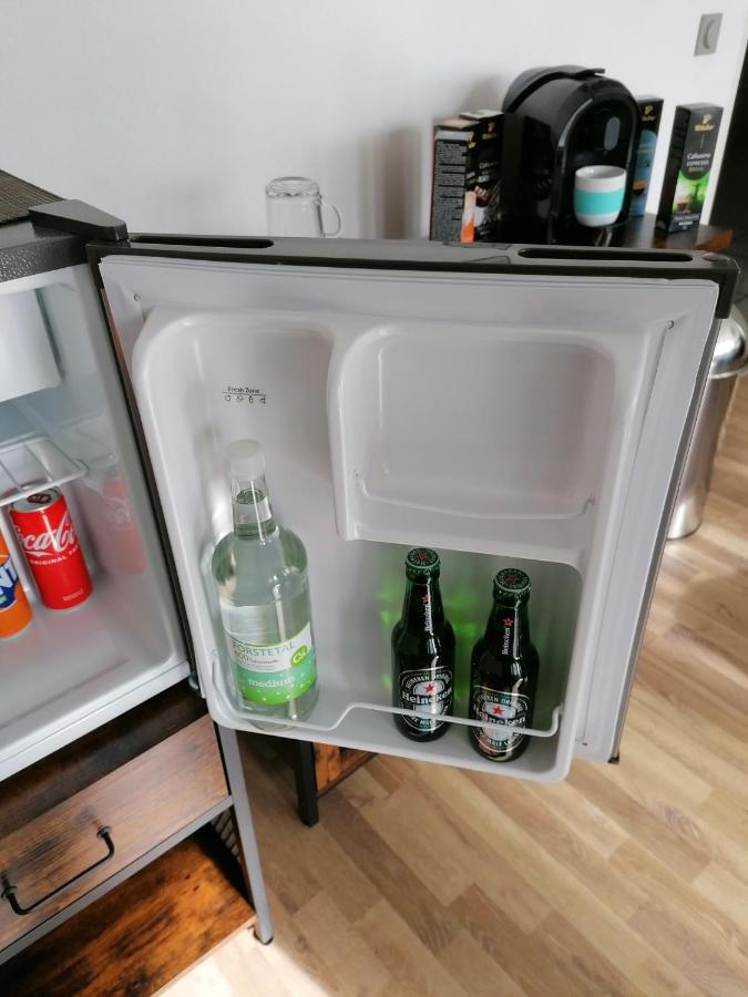 1 Person - Single - -zentral Gelegen In Wiesdorf - Friedrich Ebert Platz 5a , 4te Etage Mit Balkon