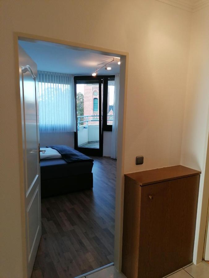 Zentral Leverkusen: Single With Balcony