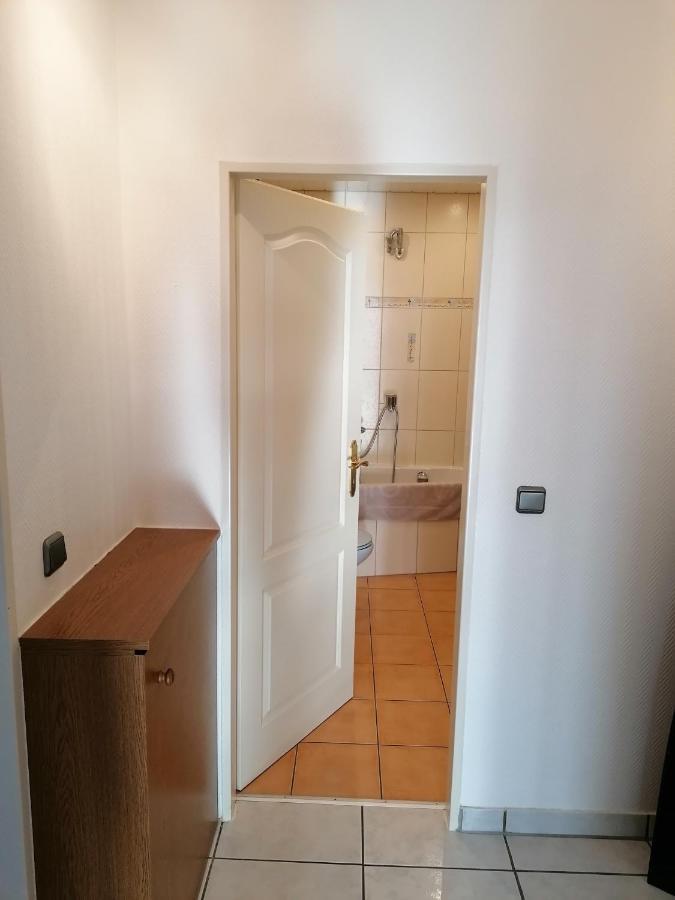 Apartment Zentral Leverkusen: Single With Balcony *