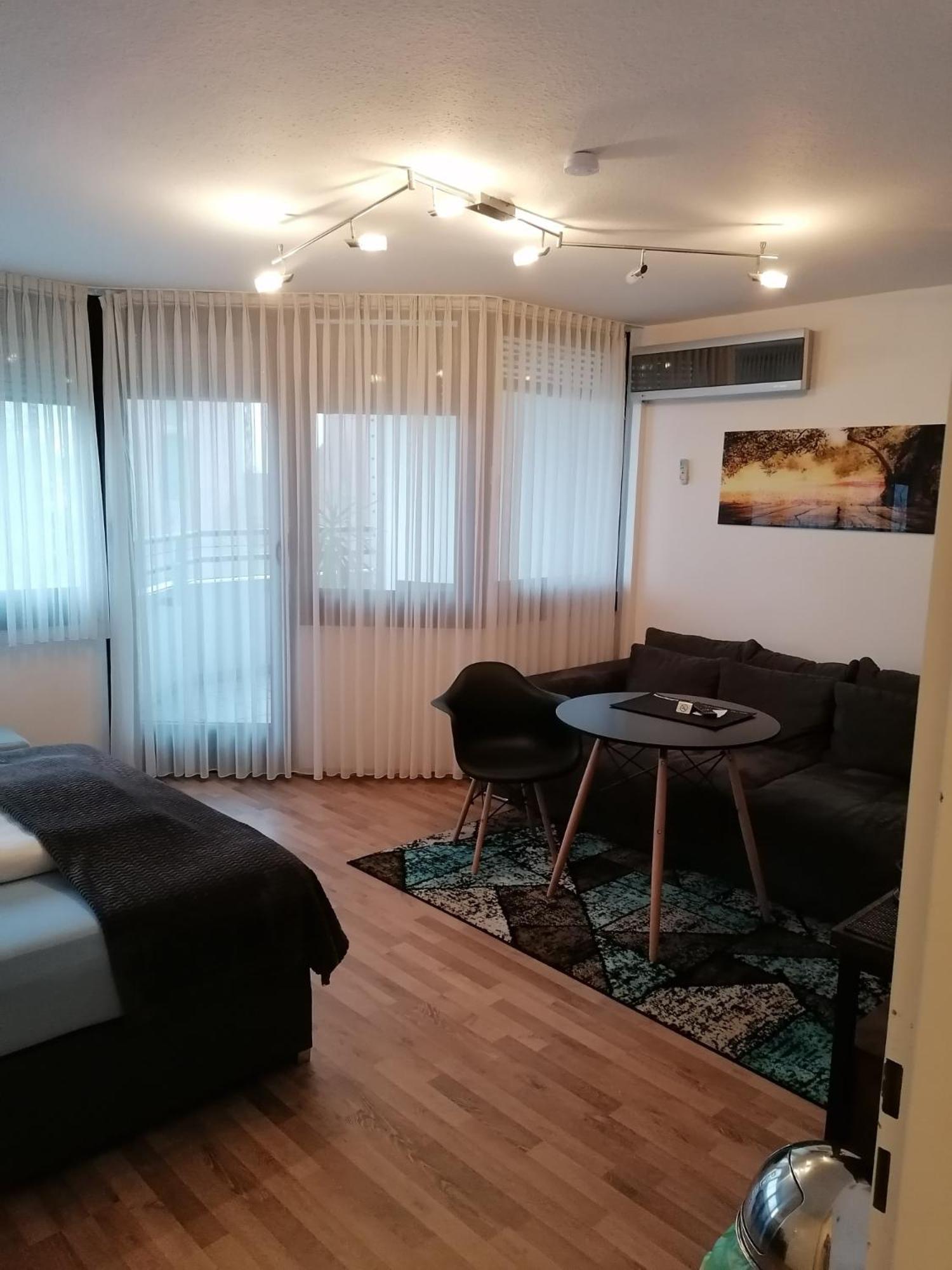 Apartment Zentral Leverkusen: Single With Balcony *